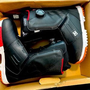 DC snowboard boots men’s size 12